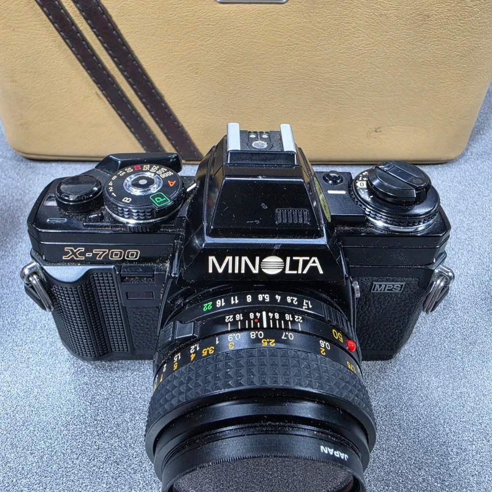 Minolta X-700 SLR 35mm Film Camera Kit MD 50mm 1.7 28mm Macro Bundle Works!